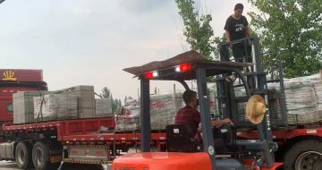 自贡 黄金麻冰裂纹，地铺石装车