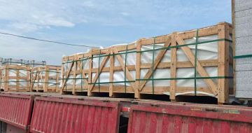 自贡 芝麻白花岗岩地铺石出口专车-泰国游