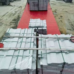 自贡 芝麻白仿形加直形路沿石出货日常