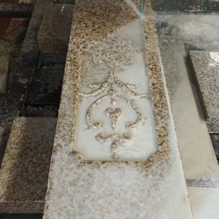 自贡 黄金麻花岗岩异形加工雕刻栏杆大柱