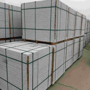 自贡 白麻花岗岩石材荔枝面地铺石（300*600*50）