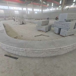 自贡 芝麻白异形坐凳，自然面光面弧形加工