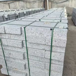 自贡 白麻花岗岩路沿石，弧形路沿石，道牙石，马路牙子，界石，路缘石，平沿石，直岩石，平缘石等