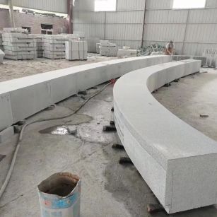 自贡芝麻白花岗岩石板材 园林光面弧形坐凳