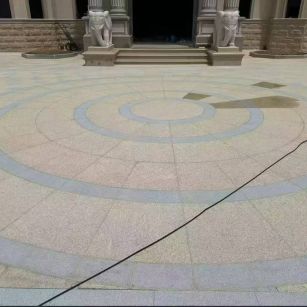 自贡 黄金麻芝麻灰花岗岩石材地铺拼接效果