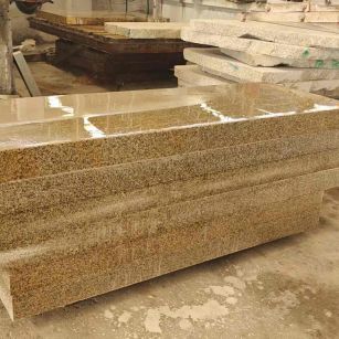 自贡 黄金麻栏杆料半成品加工中