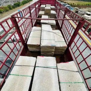 自贡 黄金麻花岗岩荔枝面，光面毛板装车完成