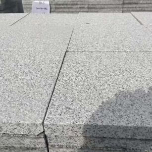 自贡 白麻花岗岩石材推荐 荔枝面地铺石