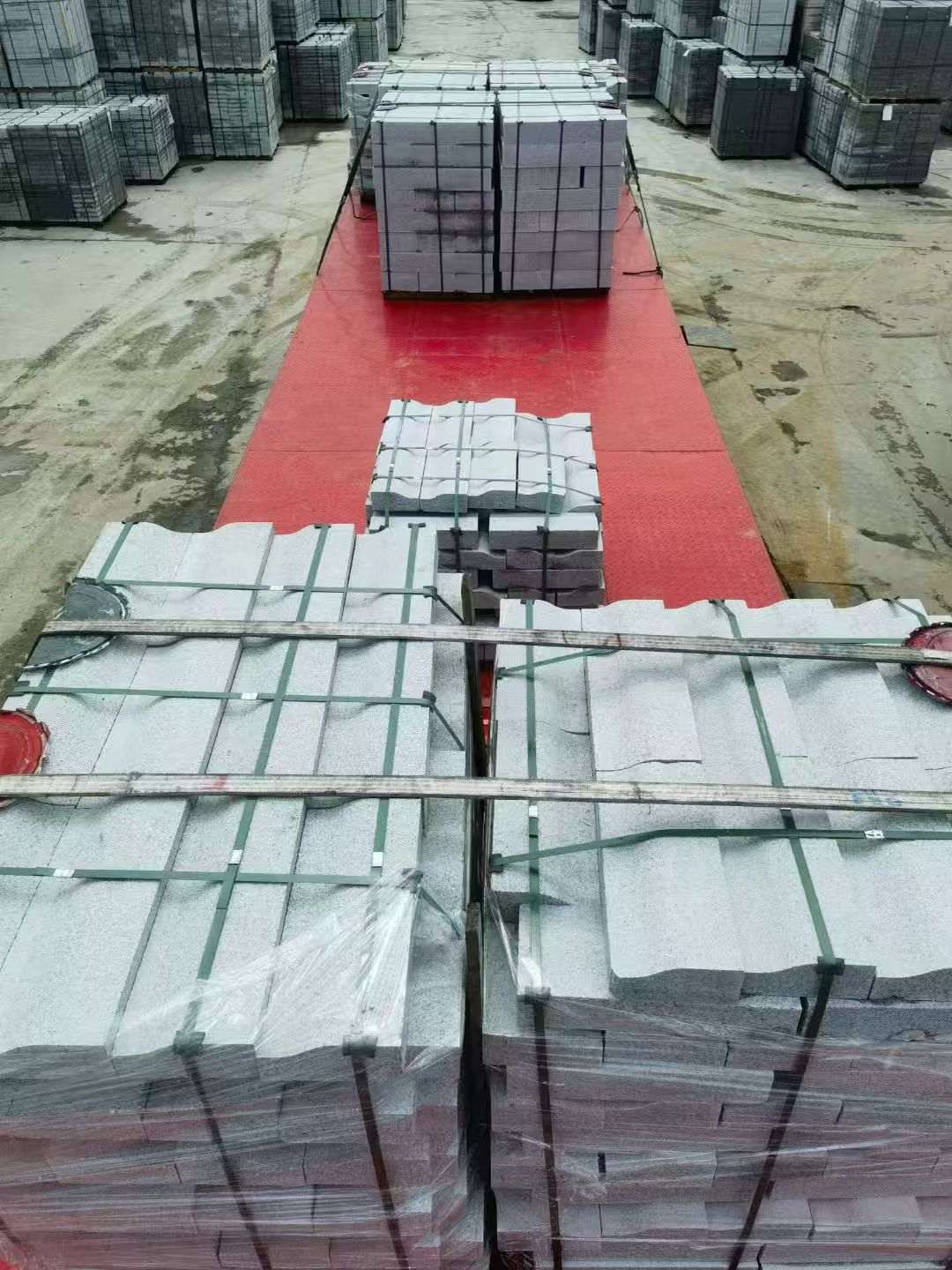 自贡 芝麻白仿形加直形路沿石出货日常