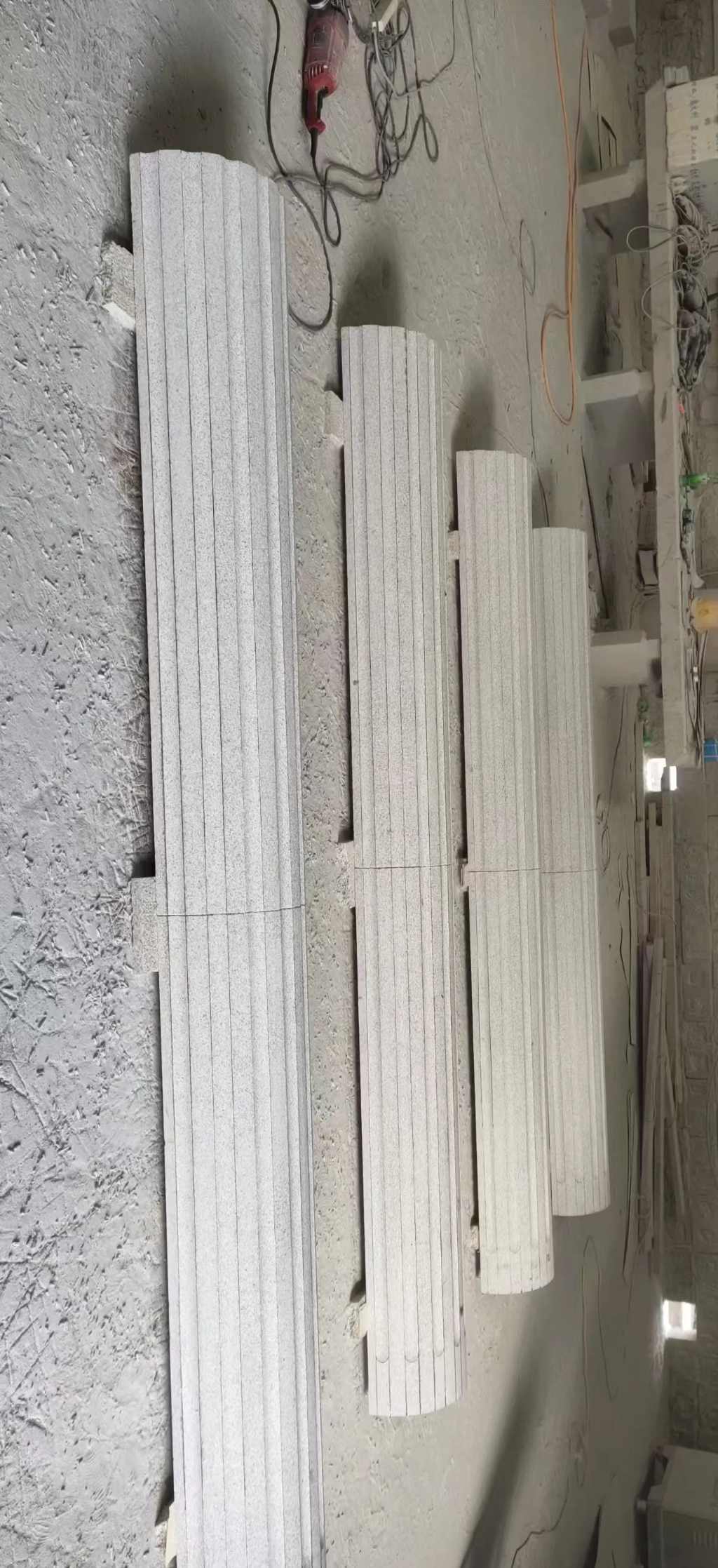 自贡 花岗岩厂家带你看白麻花岗岩门楼大柱柱皮