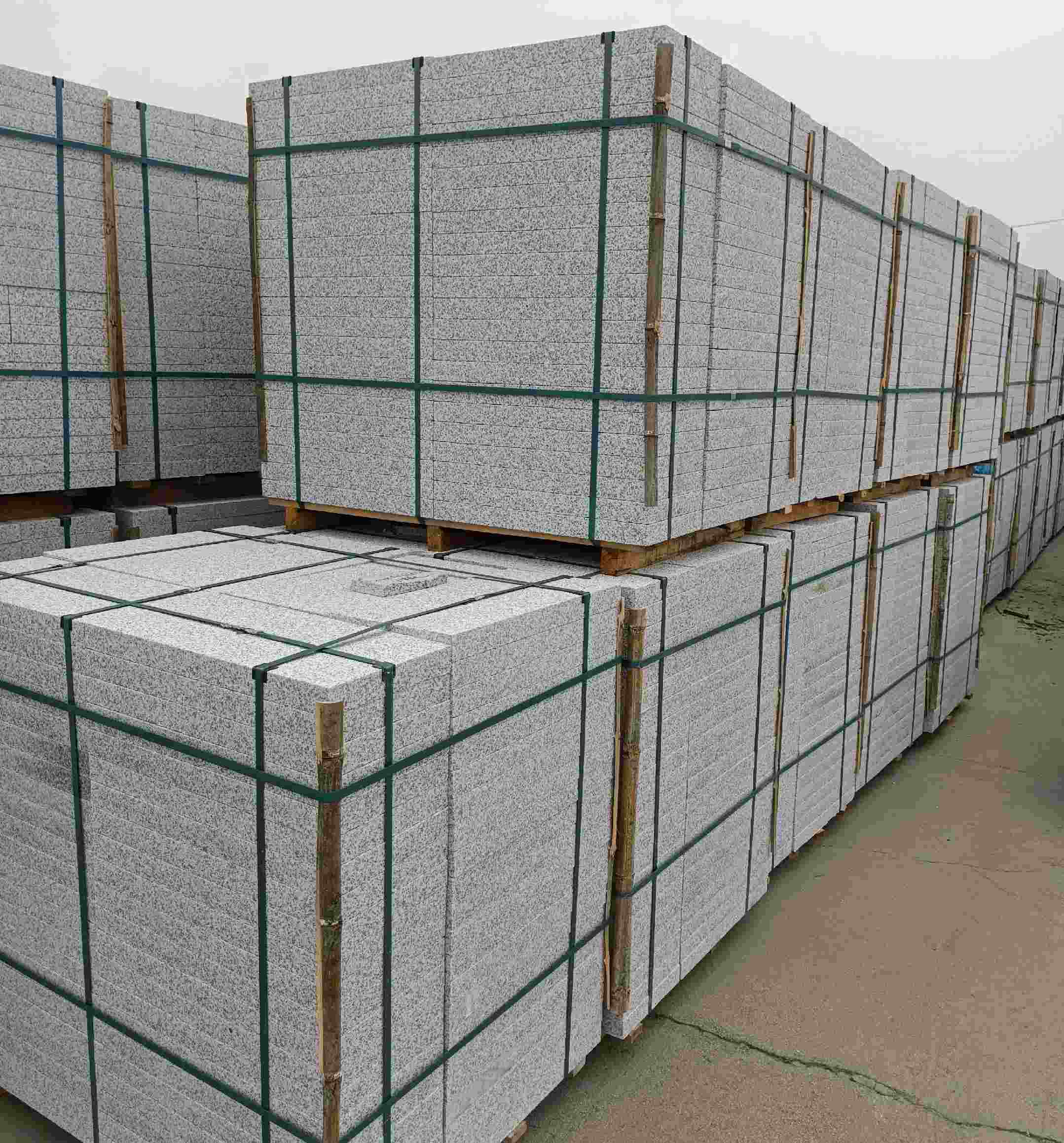 自贡 白麻花岗岩石材荔枝面地铺石（300*600*50）