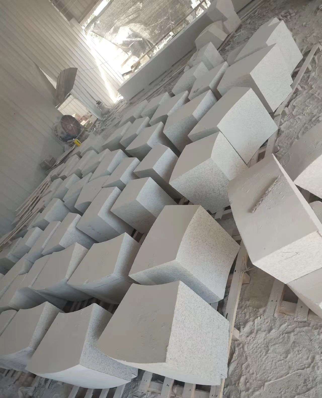 自贡 白麻花岗岩异形坐凳