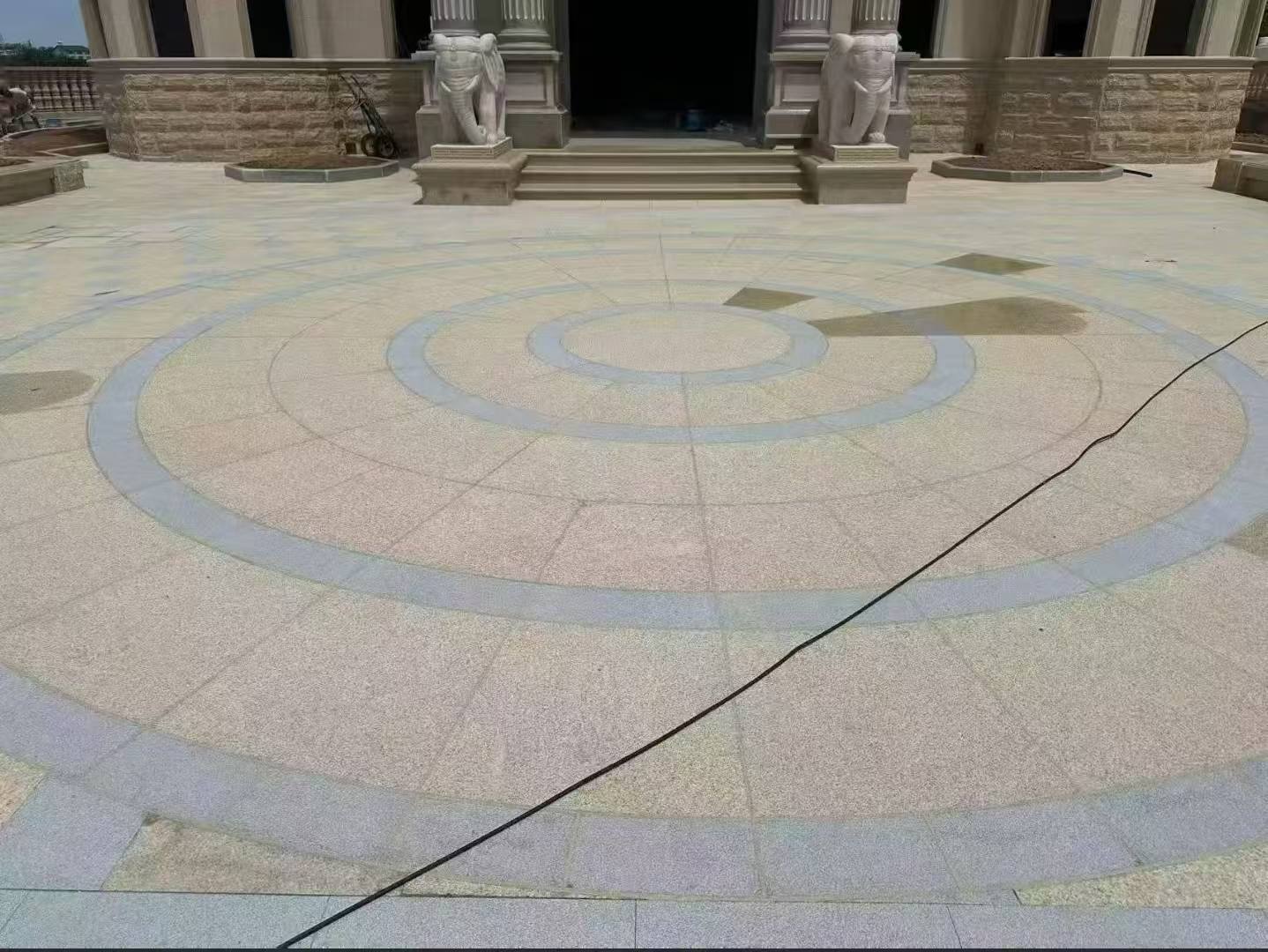 自贡 黄金麻芝麻灰花岗岩石材地铺拼接效果