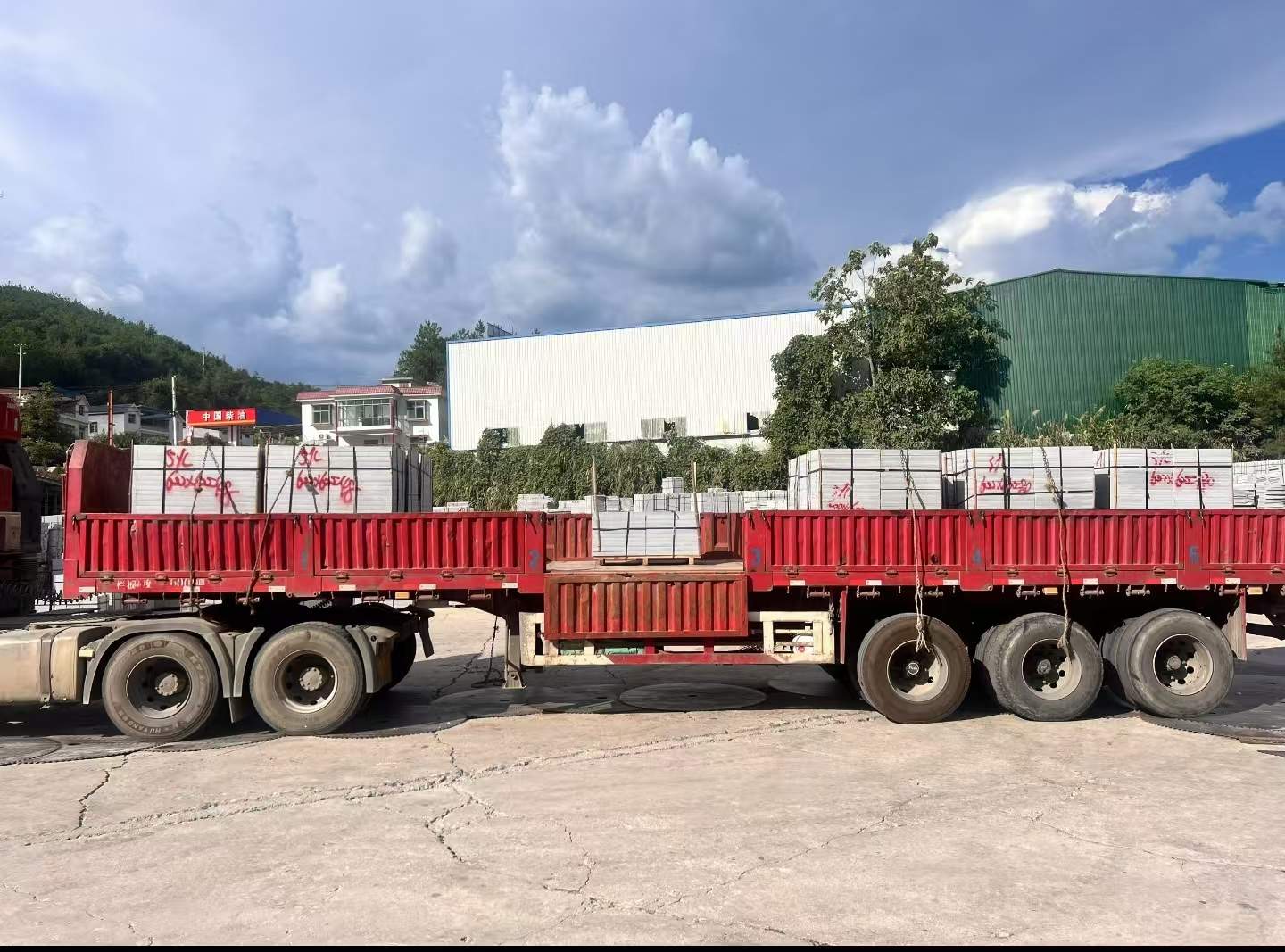 自贡 芝麻灰花岗岩地铺石出货日常