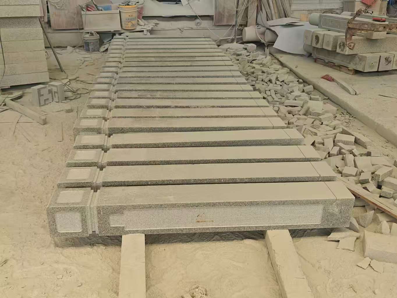 自贡 芝麻白异形加工雕刻-栏杆大柱，方柱