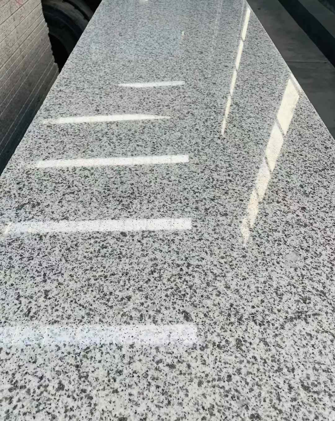 自贡 白麻花岗岩光面毛板