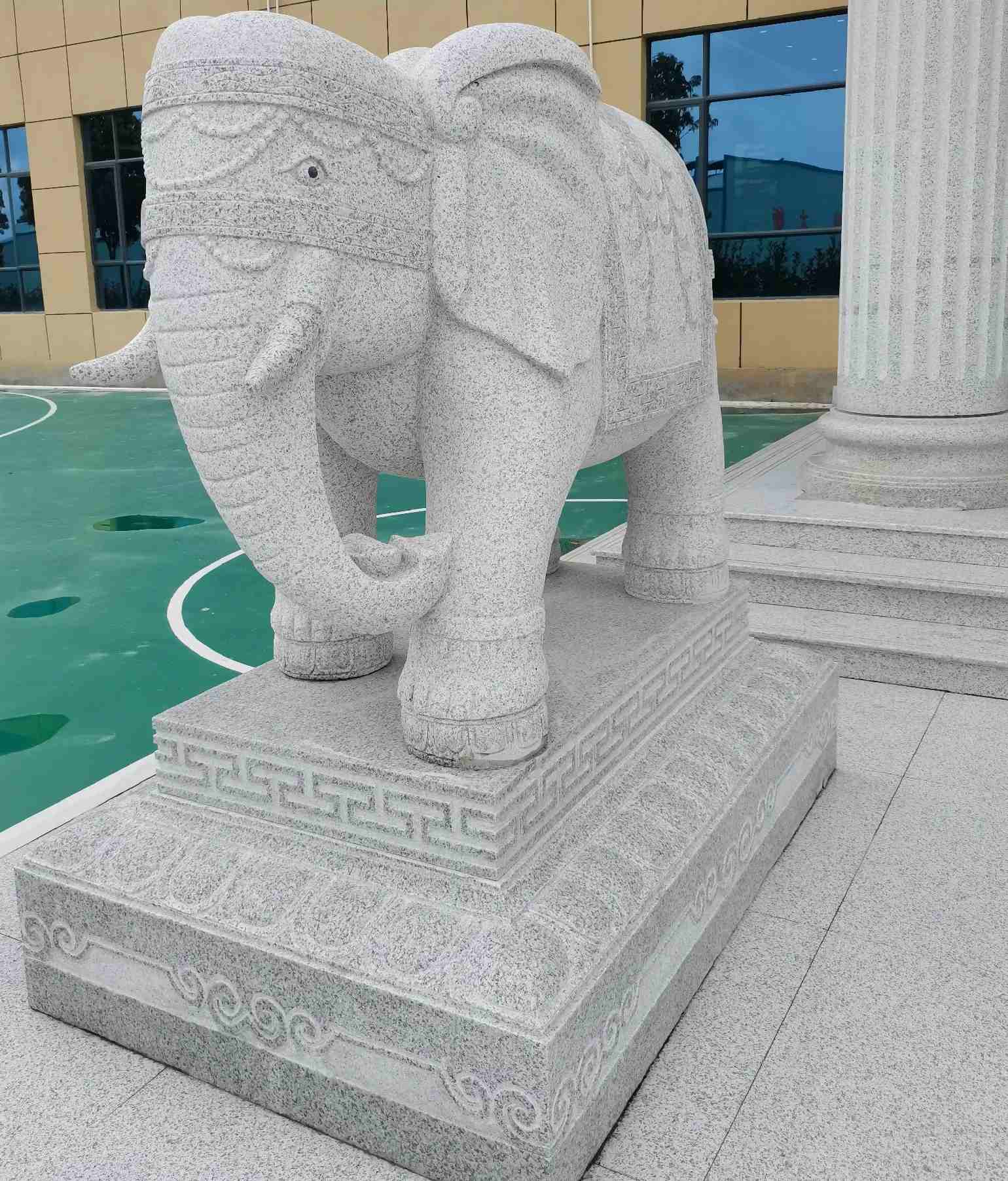 自贡 白麻花岗岩动物异形石雕-大象