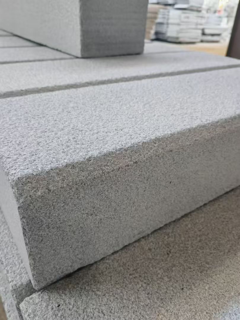 自贡 芝麻灰荔枝面路沿石